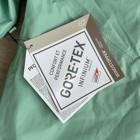 Nike women GORE-TEX INFINIUM ™ Trail Running Jacket - Picture 6 of 10